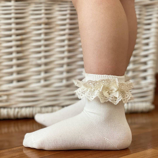 Lace Trim Short Socks With Bow | Cream